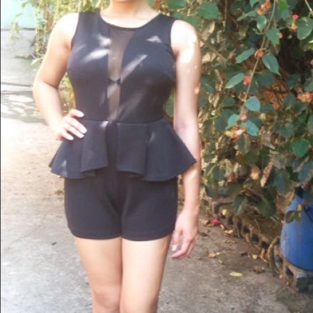 UK2LA Romper sz small